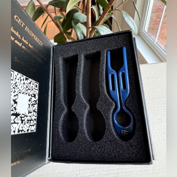 Fiona Franchimon No 1 Hairpin Royal Blue - New With Original Box - Picture 3 of 8